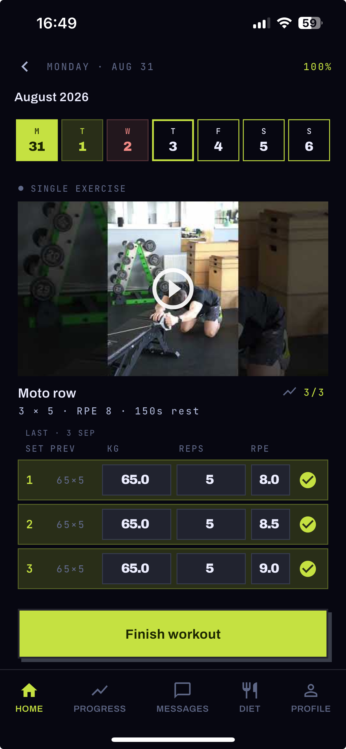 A client’s workout with exercise video in the MONS app